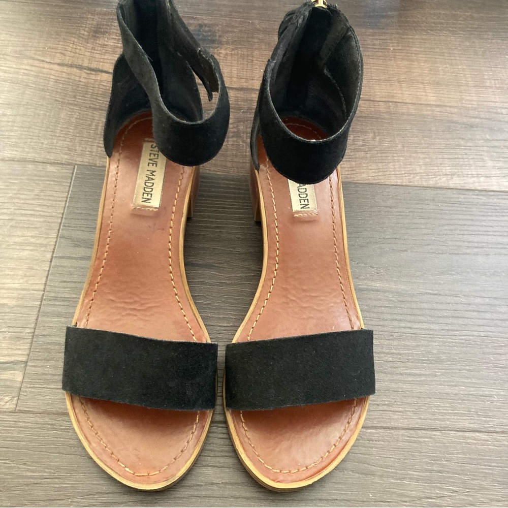 Steve Madden Darcie black suede sandals